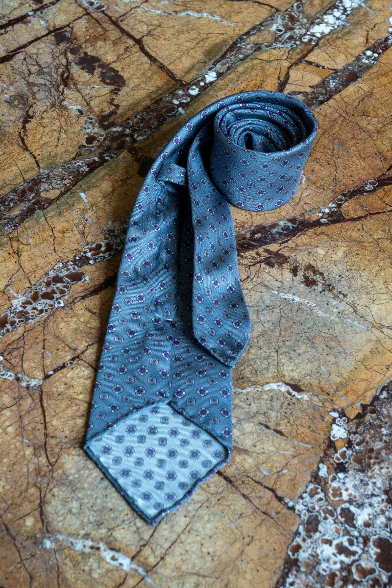 Jedwabny Szary Krawat w medaliony