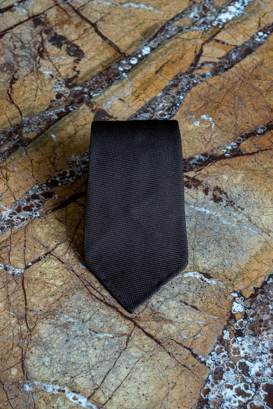 Brązowy Krawat z Grenadyny (Fina)