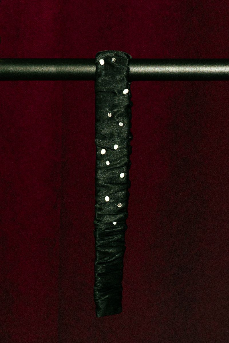 Czarny pas z perłami i kamieniami naturalnymi