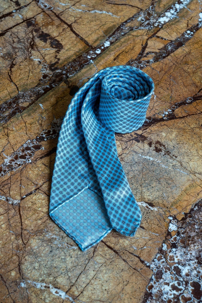 Jedwabny Błękitny Krawat w Medialiony