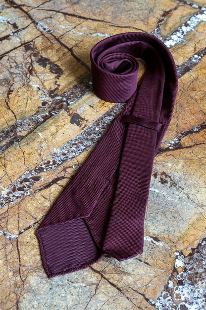 Bordowy Krawat z Grenadyny (Fina)