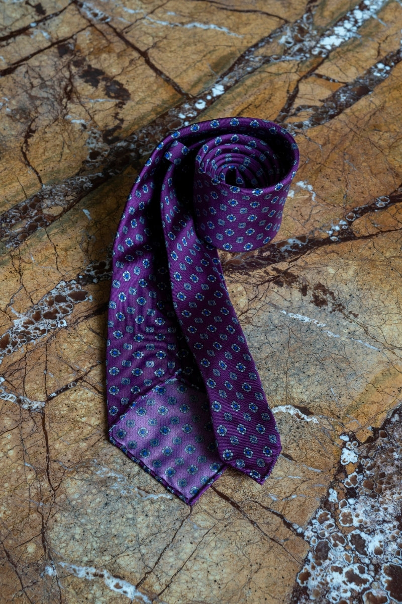 Jedwabny Fioletowy Krawat w medaliony