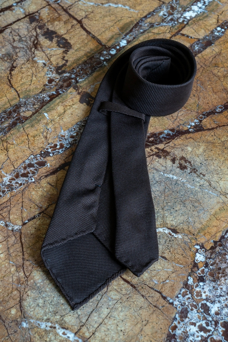 Brązowy Krawat z Grenadyny (Fina)