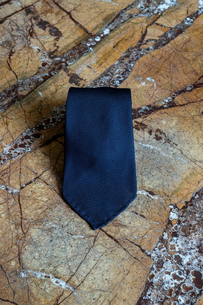 Granatowy Krawat z Grenadyny (Fina)