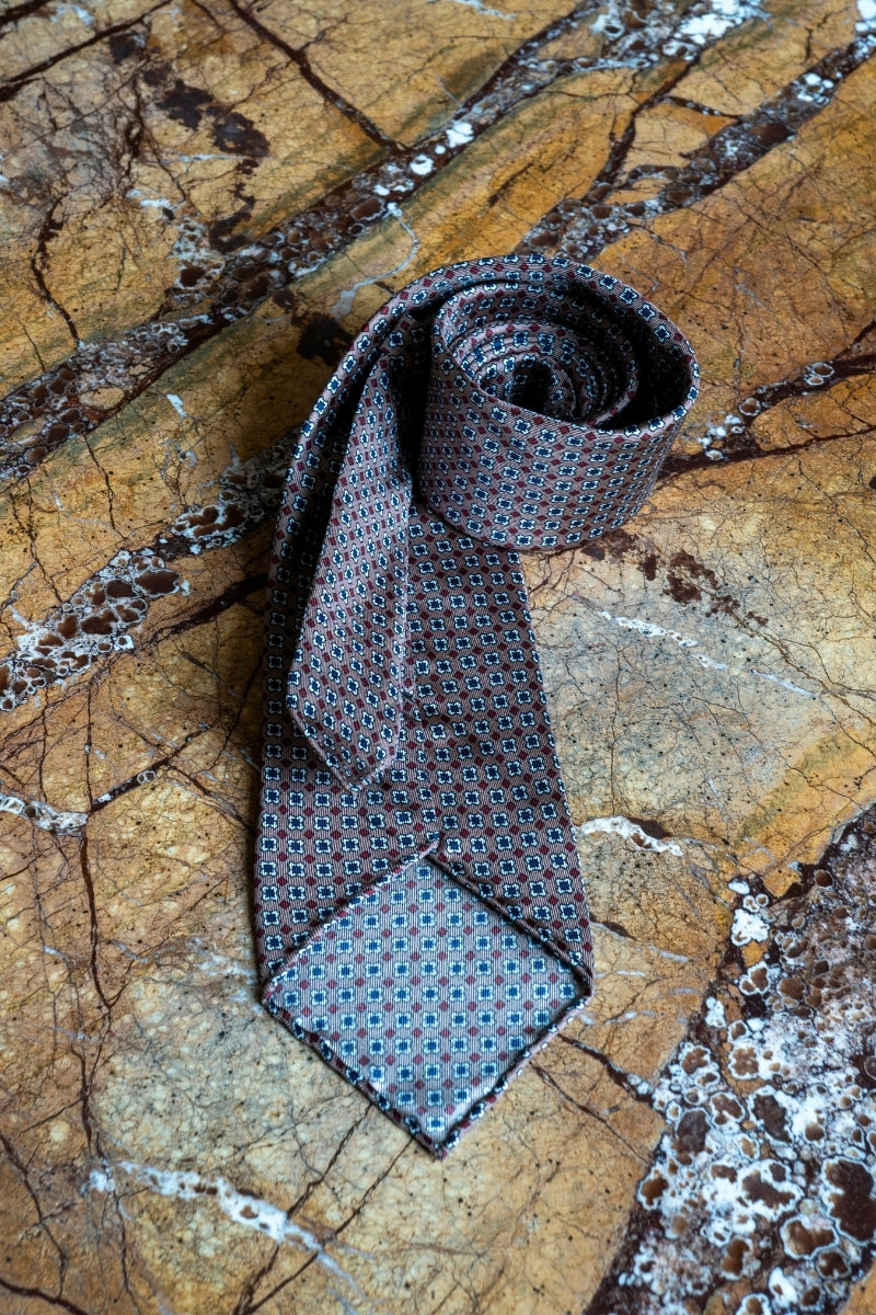 Jedwabny Brązowy Krawat w Ornamenty