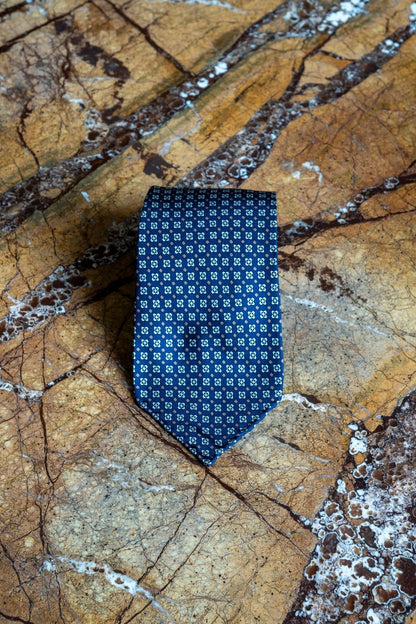 Jedwabny Granatowy Krawat w Ornamenty