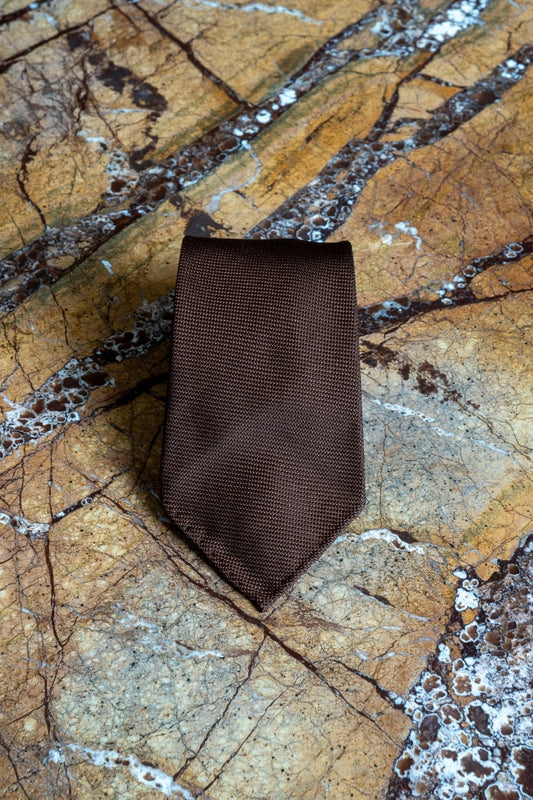 Jasnobrązowy Krawat z Grenadyny (Fina)