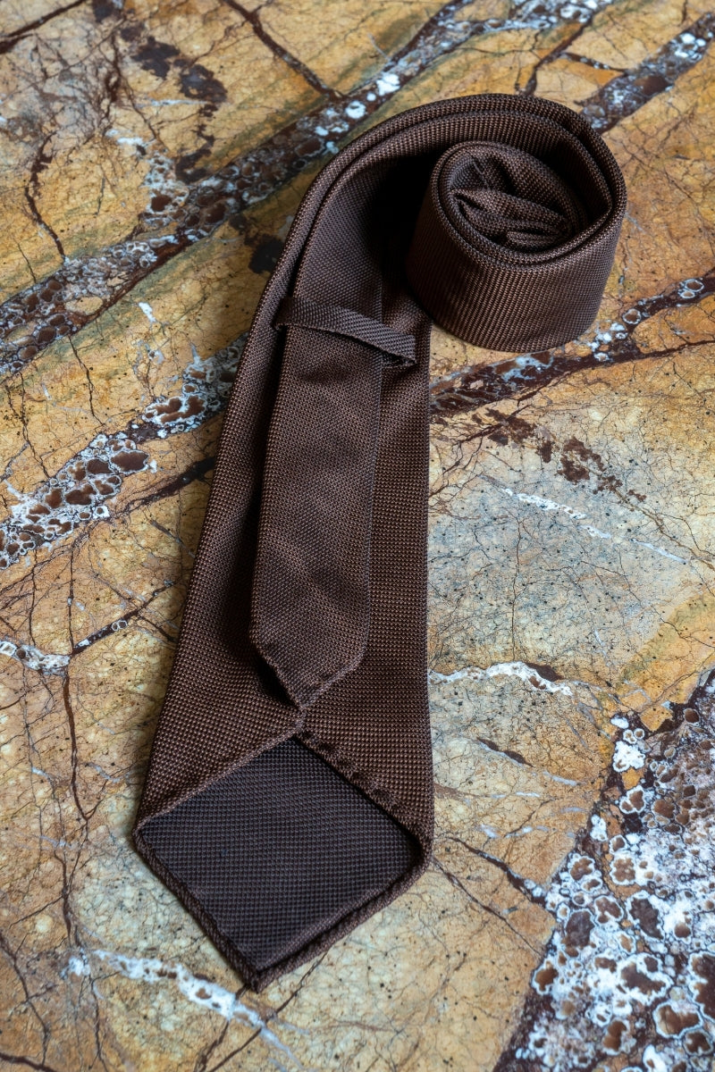 Jasnobrązowy Krawat z Grenadyny (Fina)