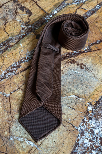 Jasnobrązowy Krawat z Grenadyny (Fina)